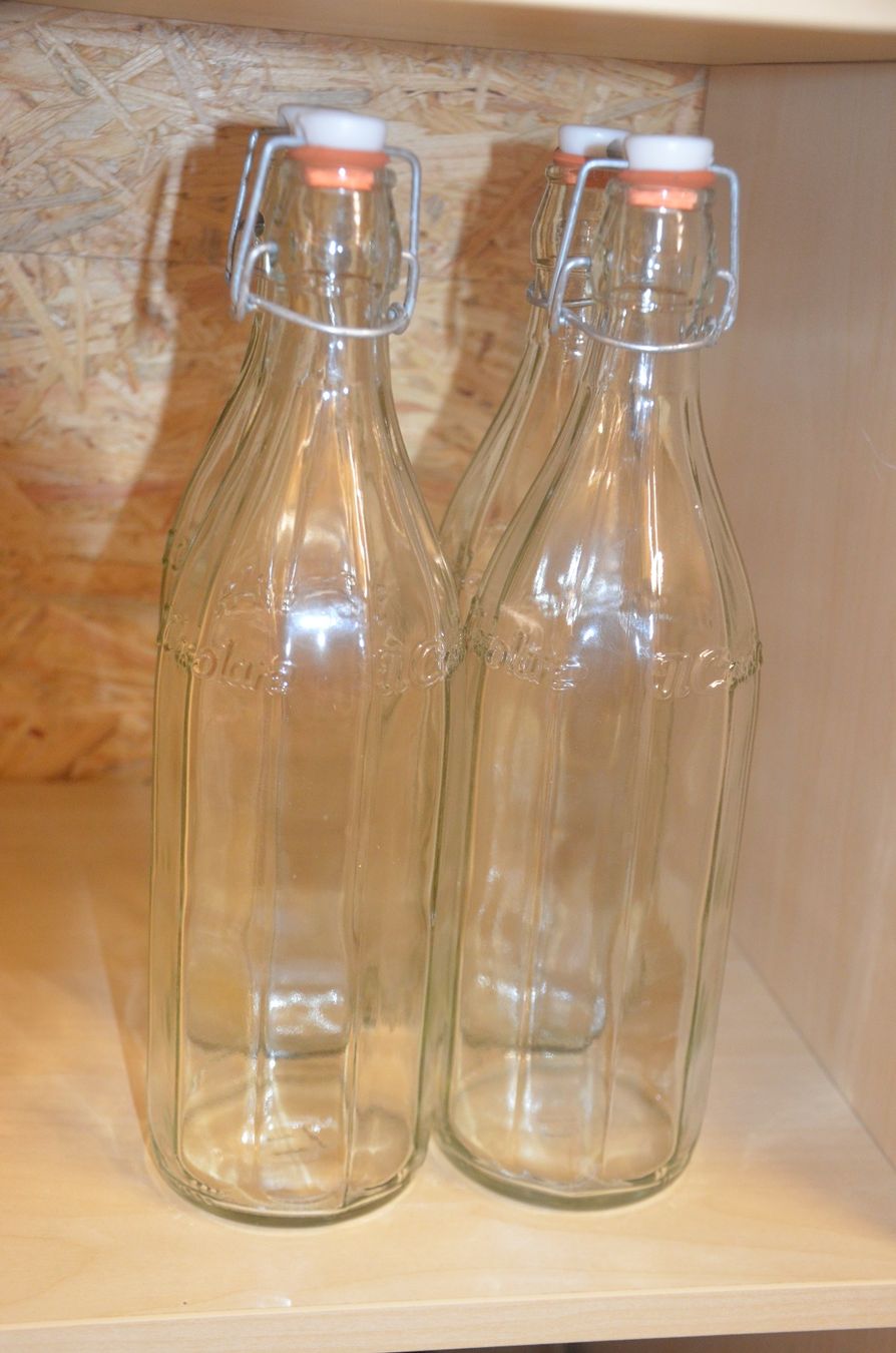 Autres vaisselles & verres: 4 STUCK - FLASCHE – D'occasion à Chiasso par Dolly015