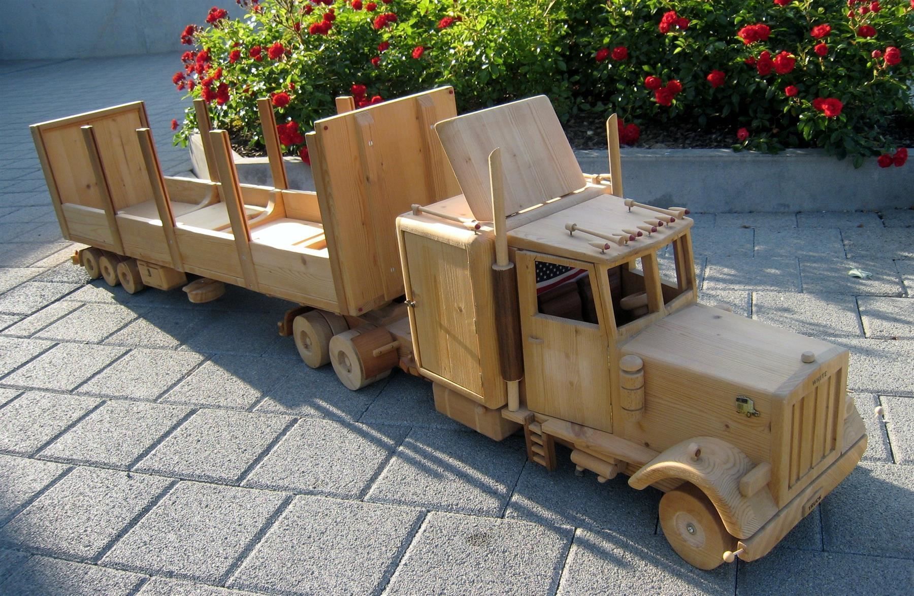 Kit di modellismo & Modellini statici: USA Tracker aus Holz – Nuovo (secondo la descrizione) da Embrach venduto da Olympia52 5