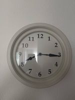 Wanduhr rund weiss guter Zustand