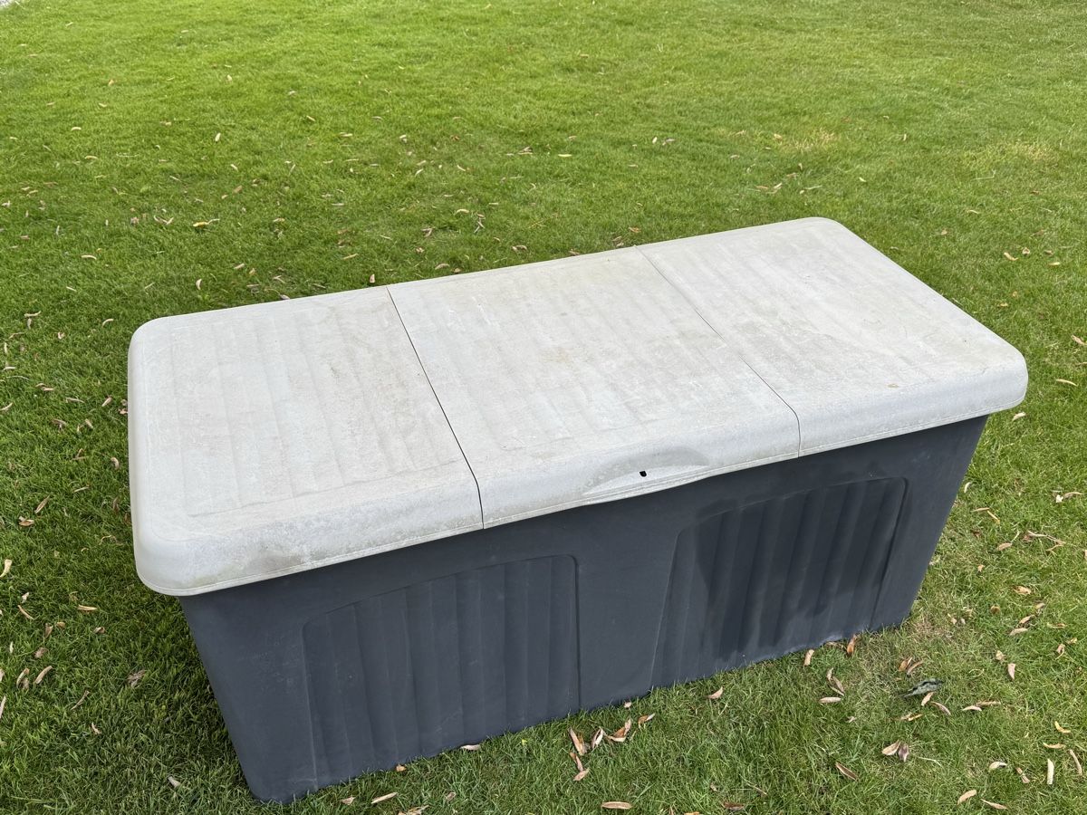 Box contenitori: Gartenbox / Kissenbox – Usato da Kradolf venduto da Bugster