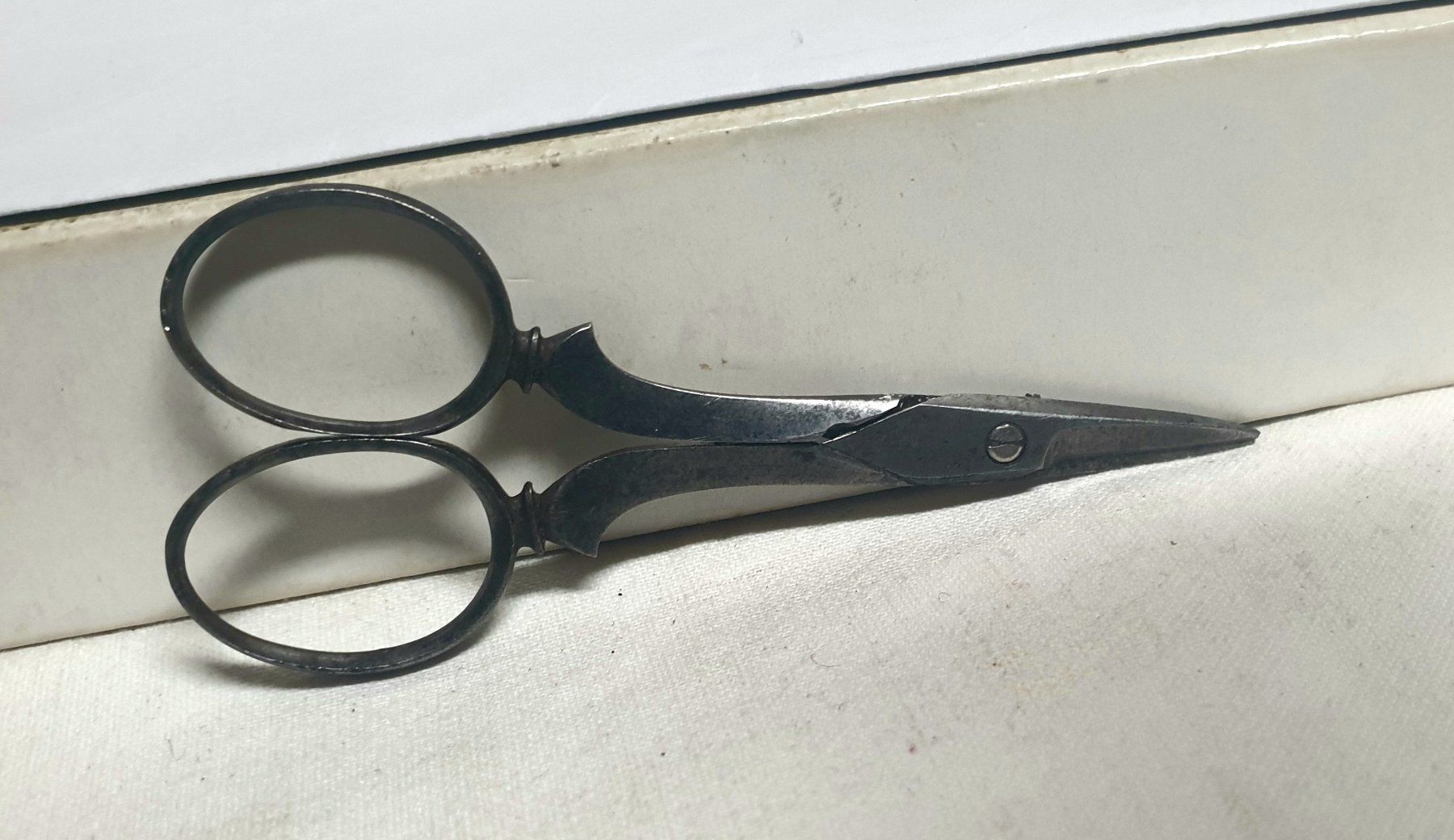 Unghie finte: WMF Silber versilbertes antikes Maniküreset in Schatulle – Usato da Tüscherz-Alfermée venduto da Newpad 5