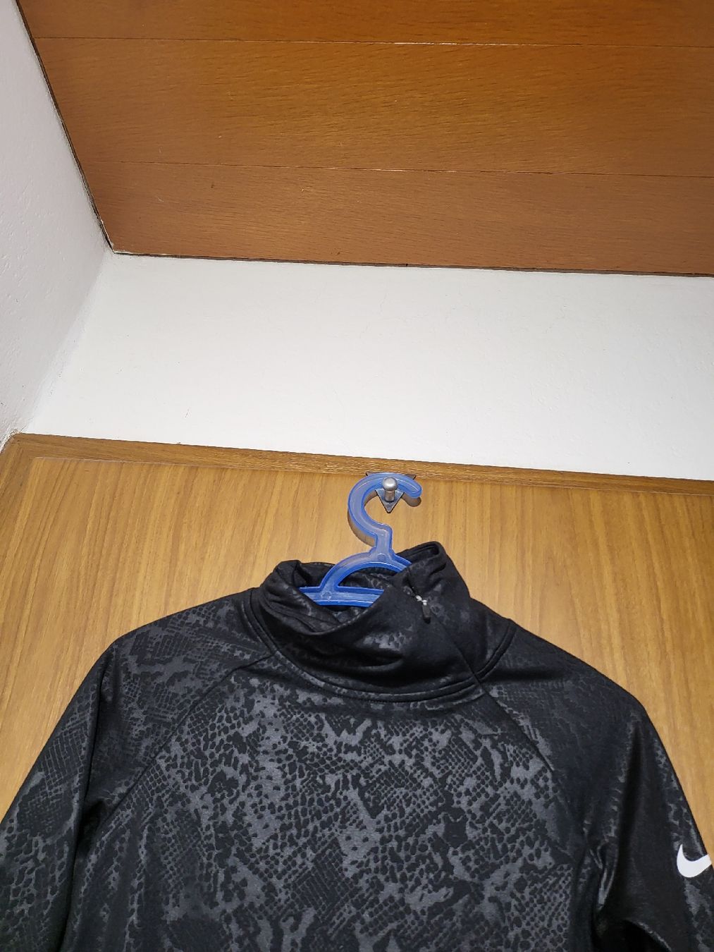 Nike Tops: Nike Pro Dri-FIT noir, taille M - Haut sport chic! – Gebraucht aus Niedergösgen von Eva2410 3