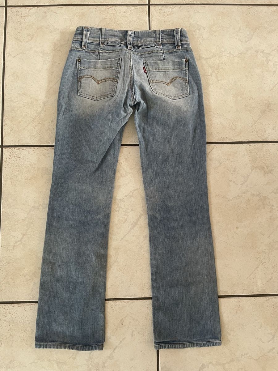 Levi's Jeans: Jeans Levi’s Dame Taille 29 34 – Gebraucht aus Vallamand von Bricbracbroc82 1