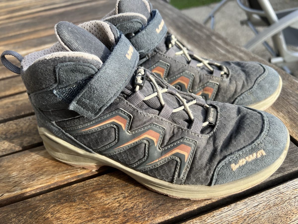 Lowa Schuhe für Jungen: Lowa 35 – Gebraucht aus Glattbrugg von HUAKK