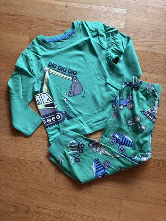 Schönes Pyjama Gr. 92, Neu