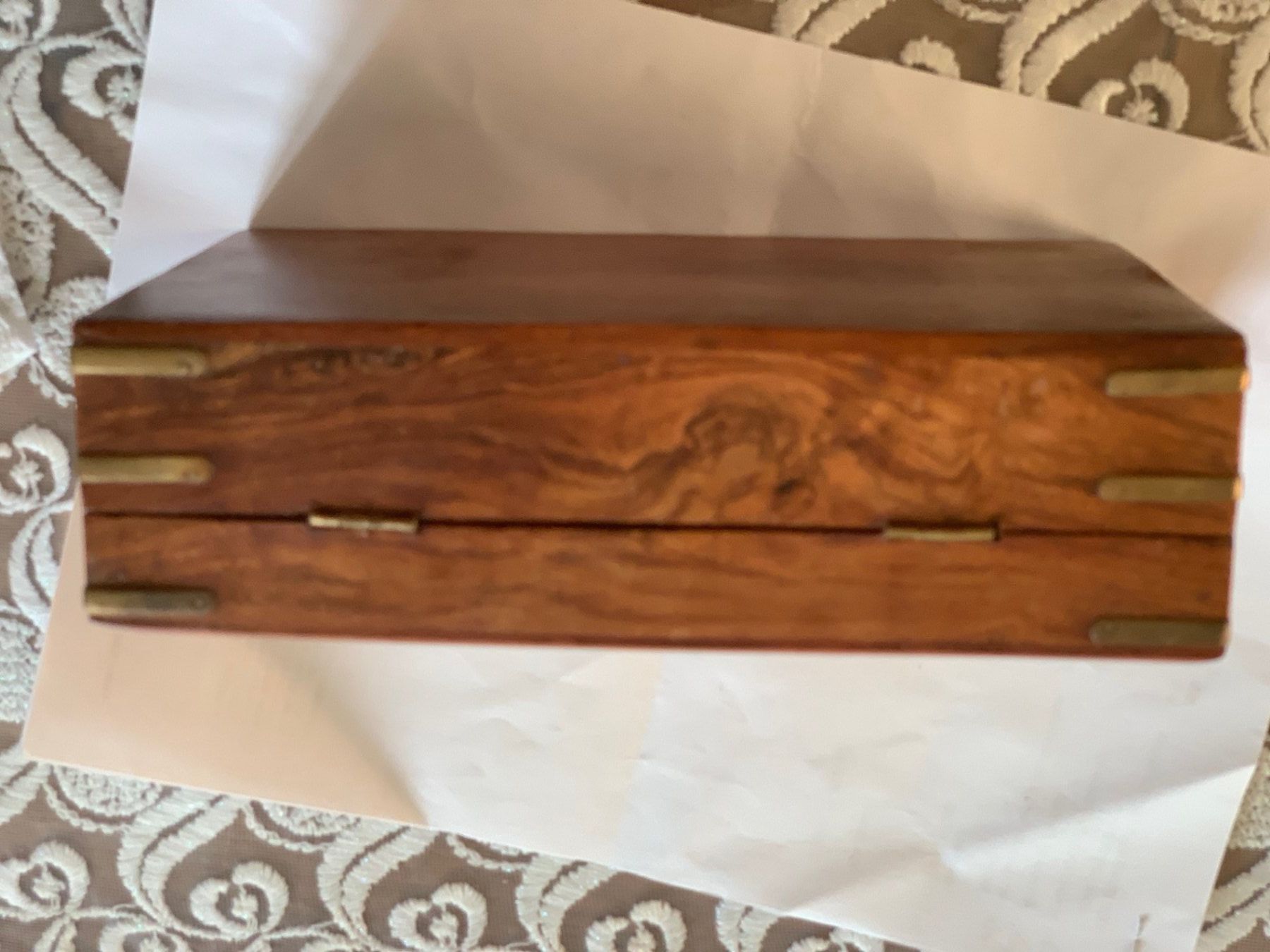 Articoli in legno: Vintage Holzschmuckkästchen mit Herzmuster – Usato da Emmen venduto da newcar4you 4