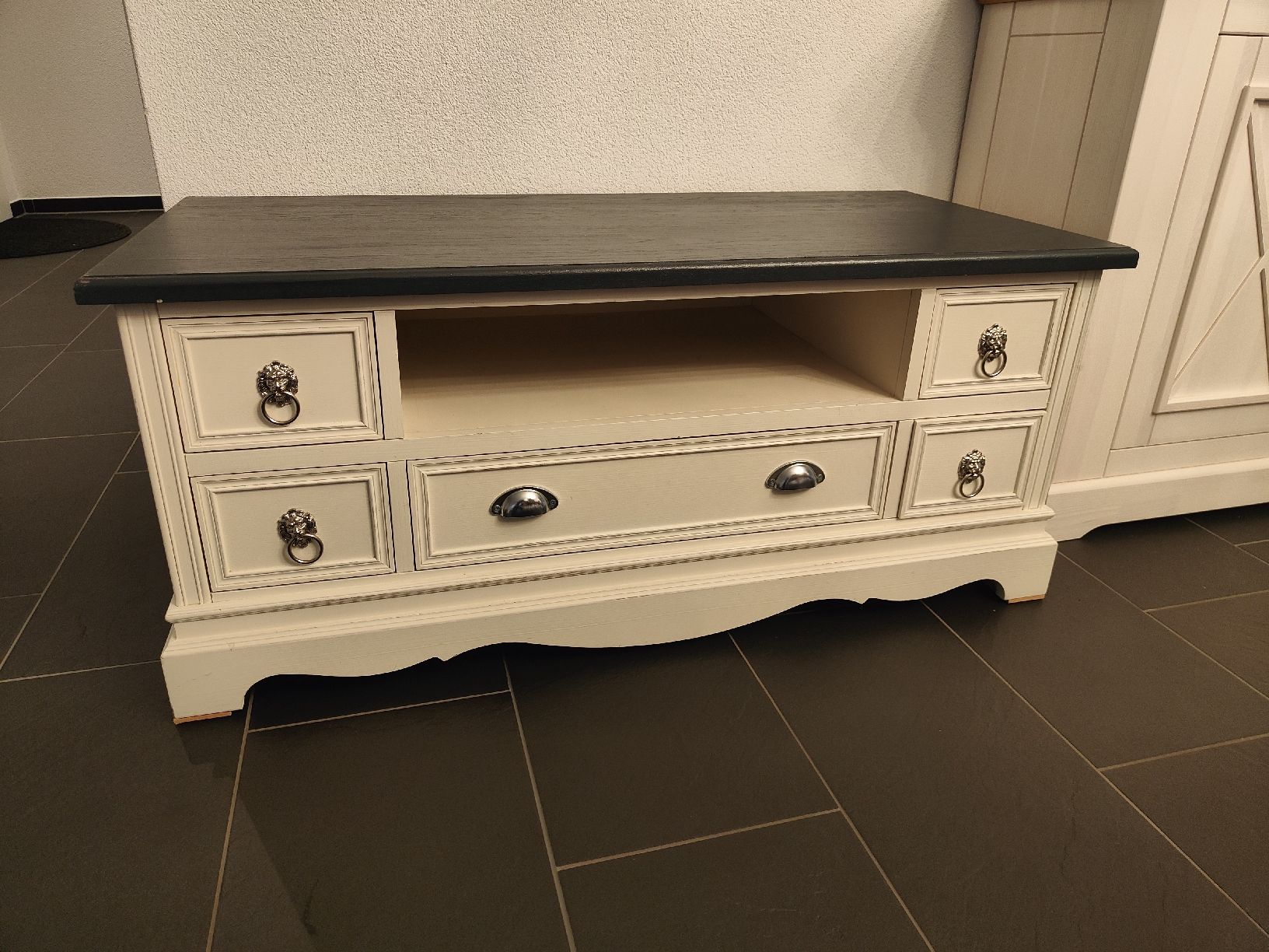Mobili TV: Rustikaler TV-Tisch / Sideboard mit Schubladen und Ablage – Usato da Emmen venduto da Mocck 4