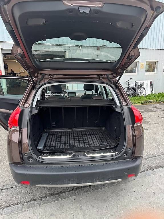 Automobili: PEUGEOT 2008 mit Panoramadach – Usato da Chur venduto da Cardinal1 3