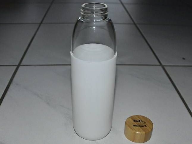 Borracce & Thermos: Glasflasche mit Deckel, Weiss 600ml – Usato da Oberrüti venduto da ELALL