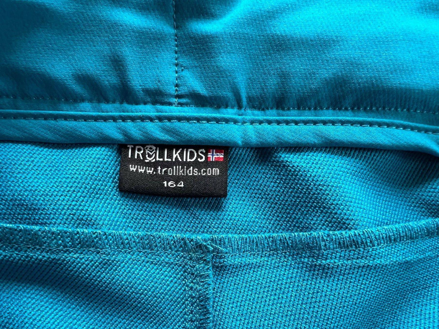 Trollkids Pantaloni: Neue Trollkids Lysefjord Softshellhose Grösse 164 – Nuovo e nell'imballaggio originale da Lengnau BE venduto da Rubin27 5