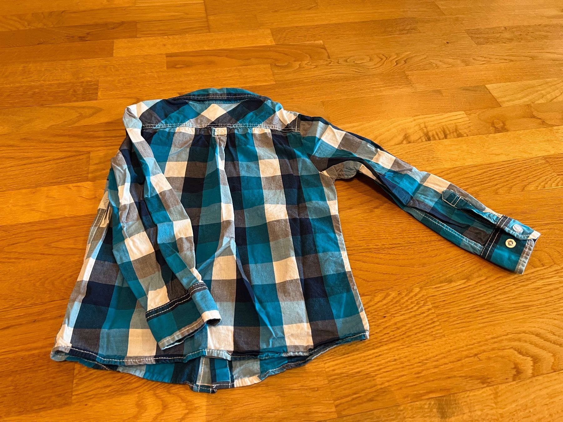 Chemises, T-shirts & Polos: Hemd Gr. 116 – D'occasion à Wallisellen par Kaktus8304 1