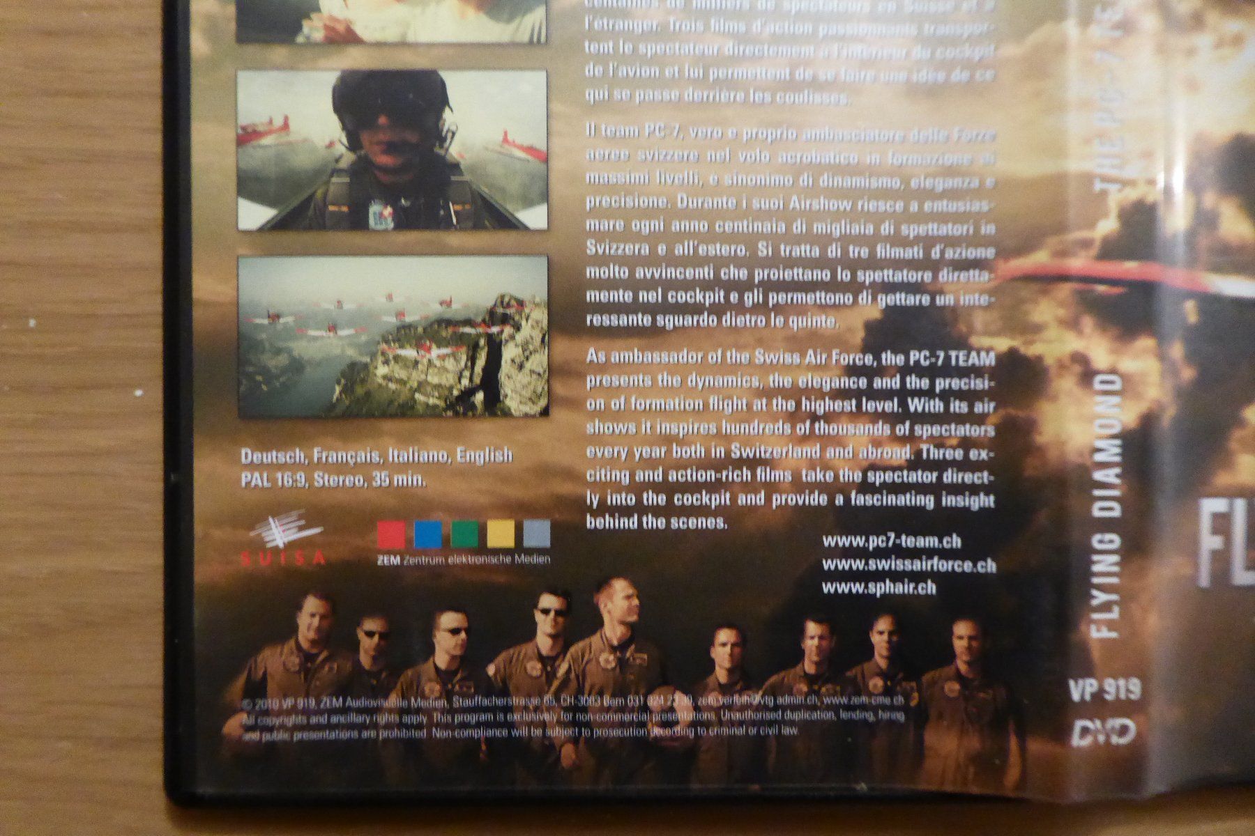 Tutti i DVDs: DVD Flying Diamond PC 7 Team Swiss Airforce – Usato da Allschwil venduto da Summelsarium 2