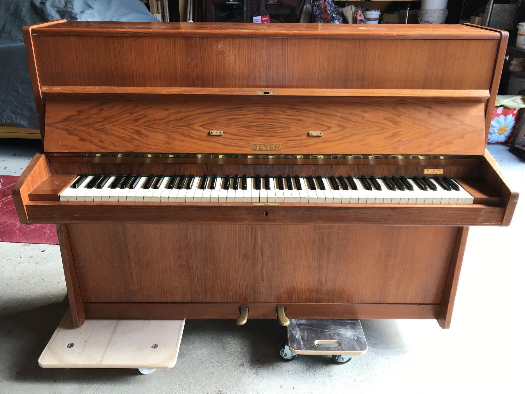 Strumenti musicali: Piano droit Geyer – Usato da Ste-Croix venduto da mjmg