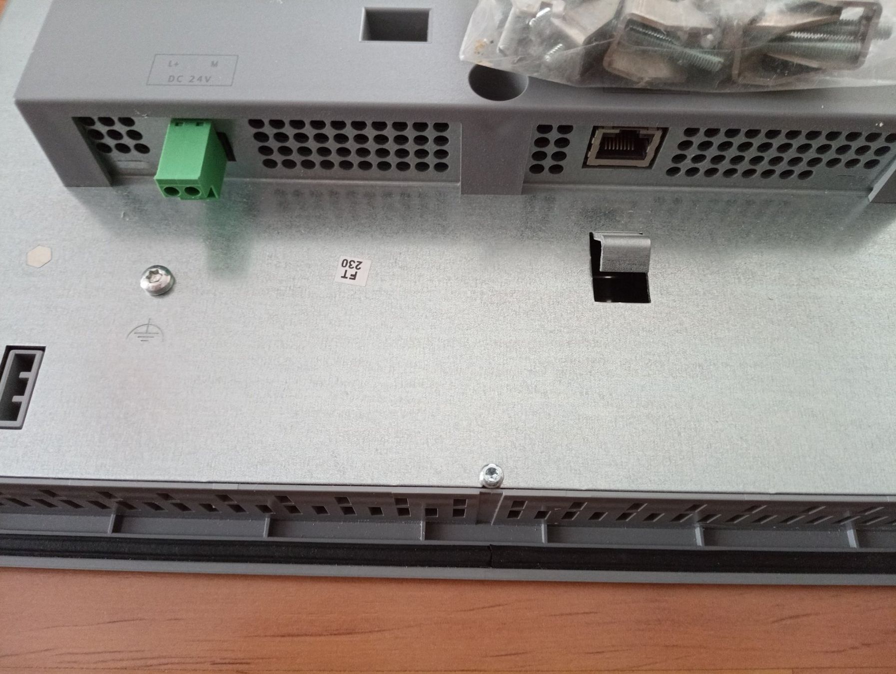 Siemens Componenti elettronici: Siemens SIMATIC HMI KTP1000 Basic PN / 6AV6647-0AF11-3AX0 – Usato da Ufhusen venduto da HKSC 3