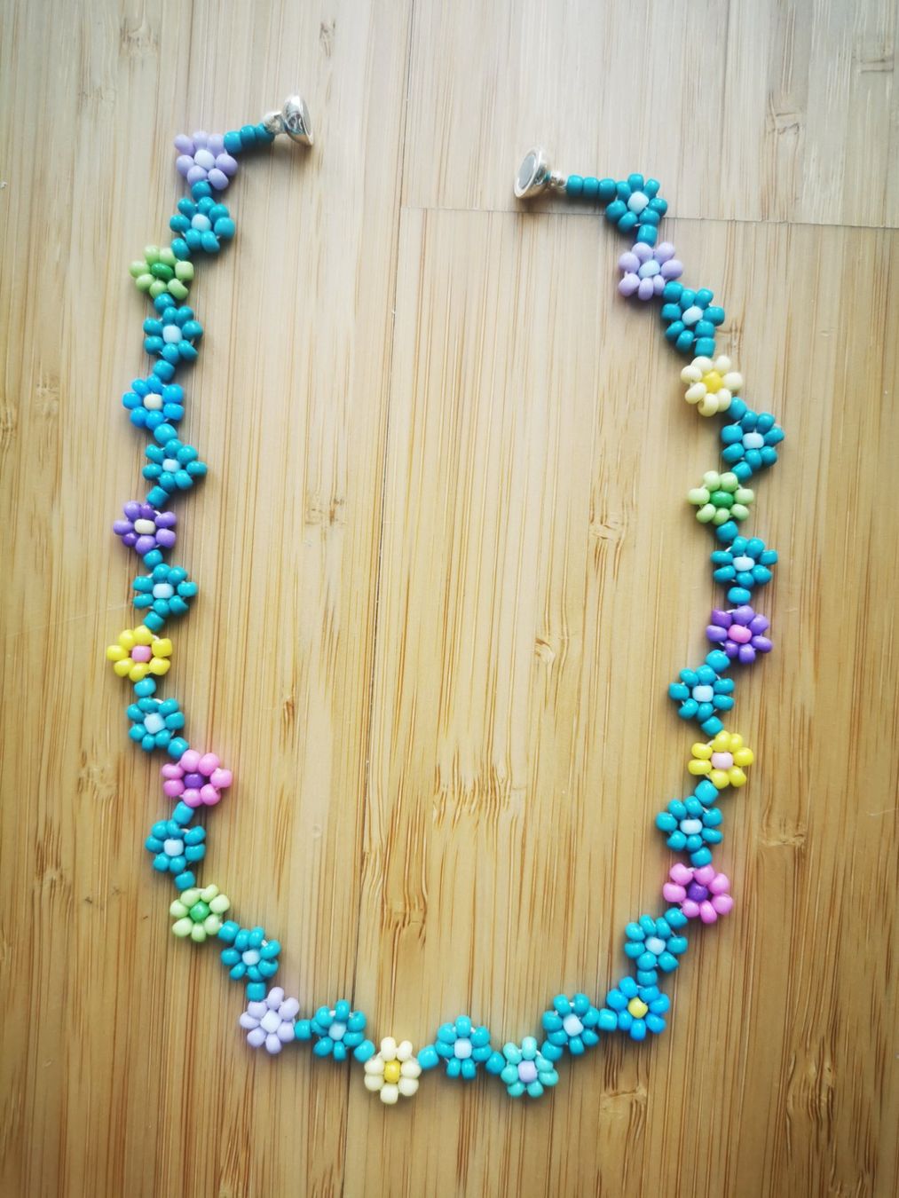 Catenine: Buntes Blumen-Collier, handgemacht, – Nuovo (secondo la descrizione) da Niedergösgen venduto da lil_s6k8 1