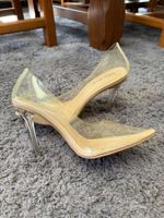 Chaussures à talons transparents