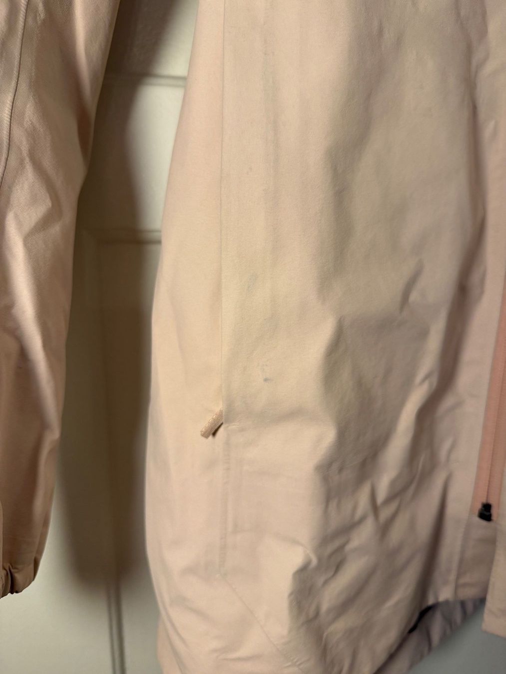 Arcteryx Vestes: ARC'TERYX  Codetta Cinch Coat, Gr. S, rosa – D'occasion à Zürich par selinicka 1