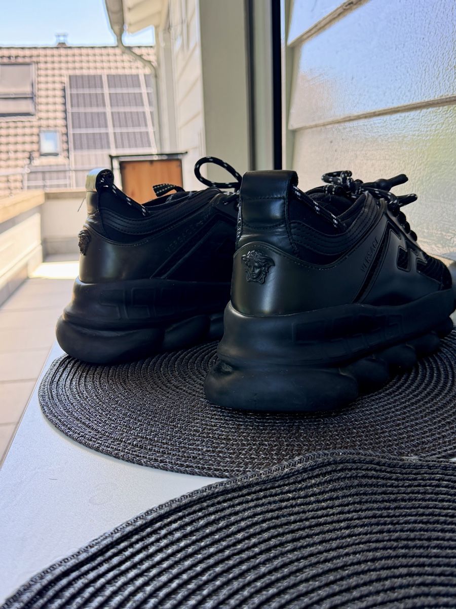 Versace Scarpe da uomo: Versace Chain Reaction Baskets Noir Taille 43 Occasion – Usato da Schlieren venduto da Zakram 3