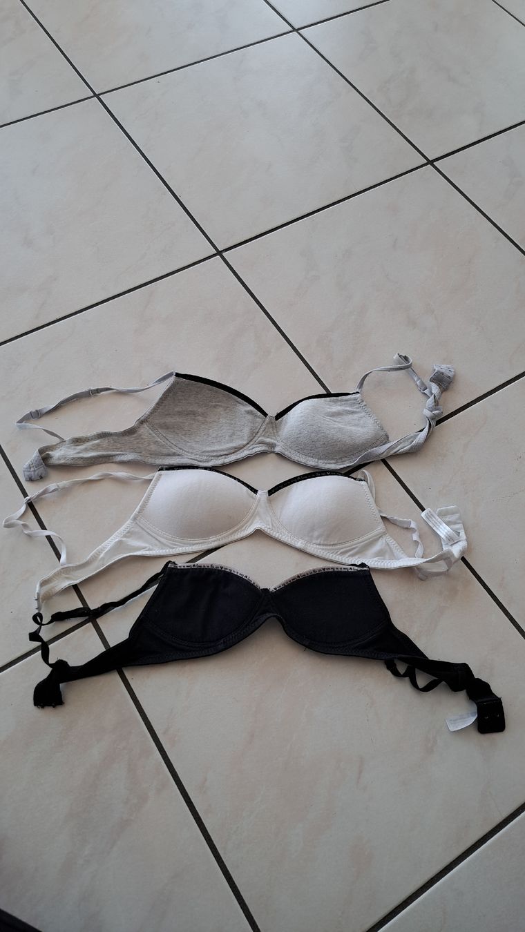 Biancheria intima: soutien gorge 80A – Usato da RIAZ venduto da Betty012