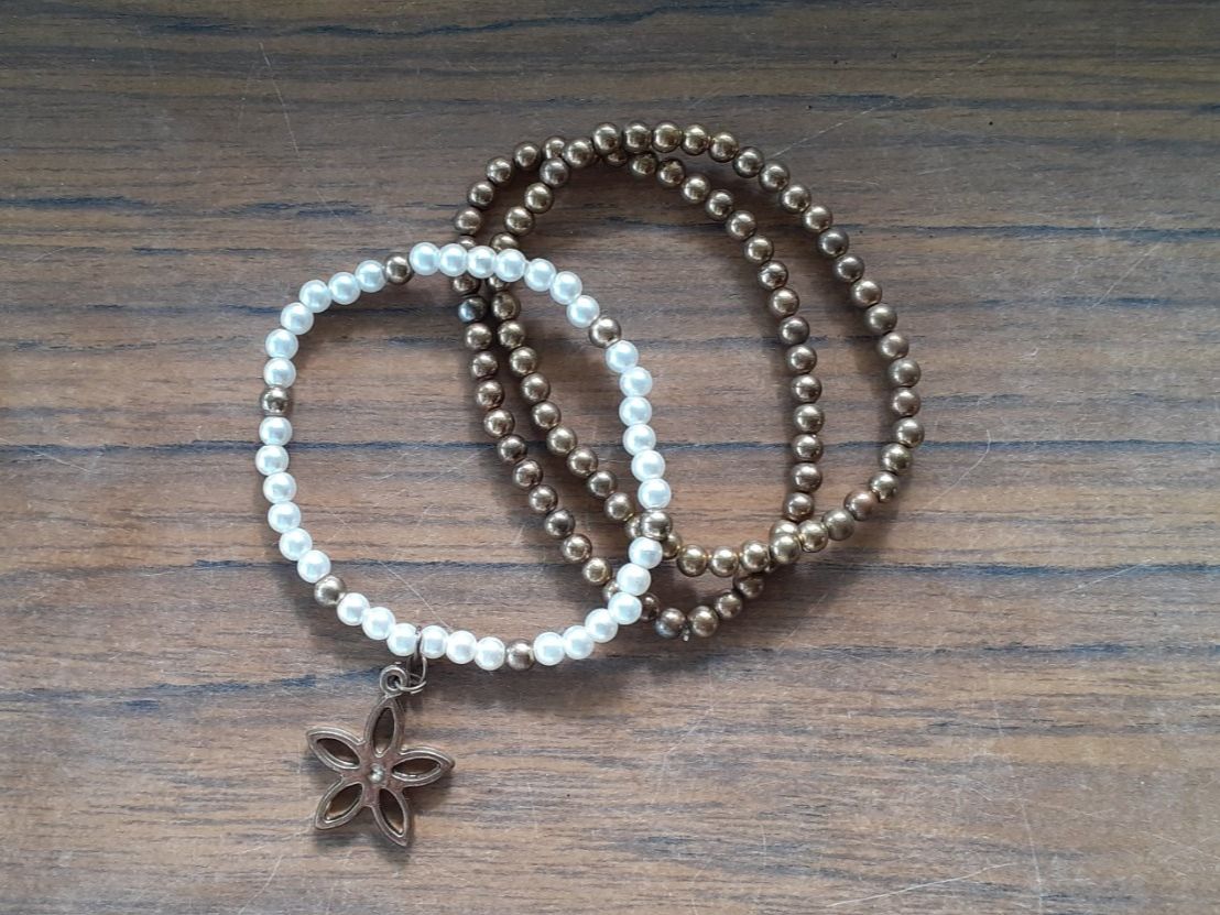 Bracciali & Braccialetti: 3 Armbänder Modeschmuck – Usato da Mörschwil venduto da wunderkiste44 3