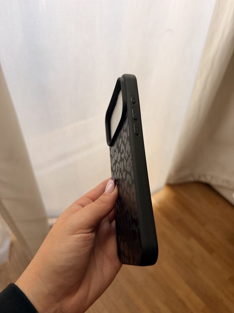 Apple Covers & Schutzfolien: Coque IPhone 17 pro Max noir léopard  – Neu und originalverpackt aus Le Lignon von Ana2831 2