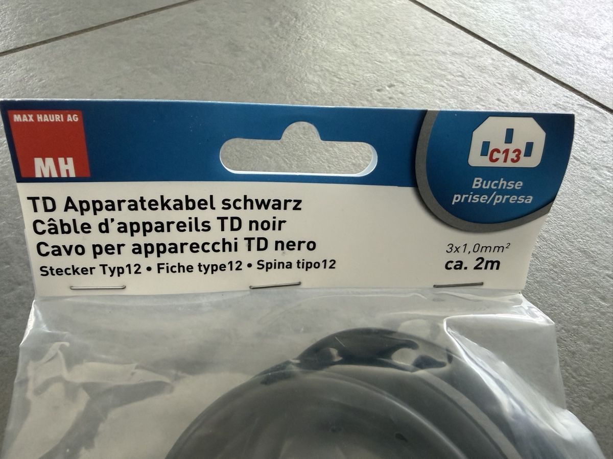 Cavi: Kabel Typ 12 Buchse C13 (Neu!) – Nuovo (secondo la descrizione) da Flawil venduto da rudegirl17 3