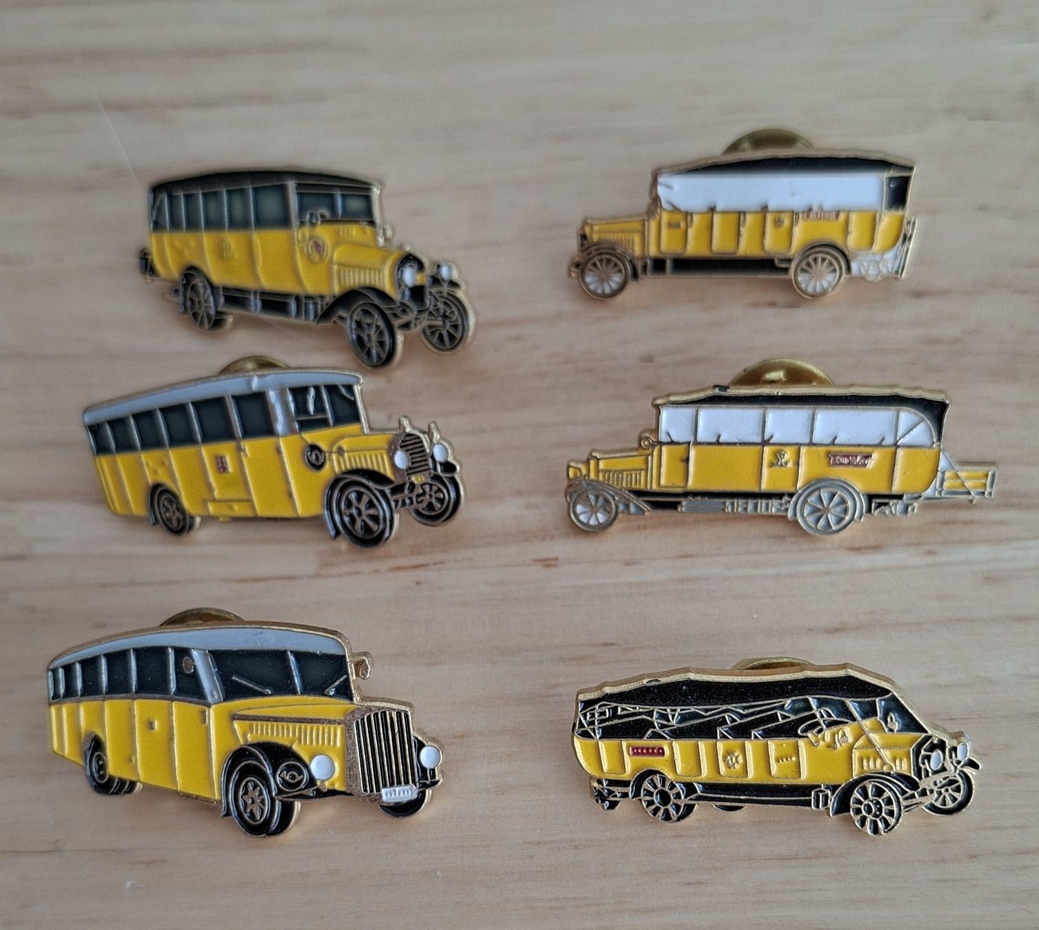 Placchette & Badge: 6 Pins Postauto Oldtimer – Usato da Kriens venduto da Wolly85
