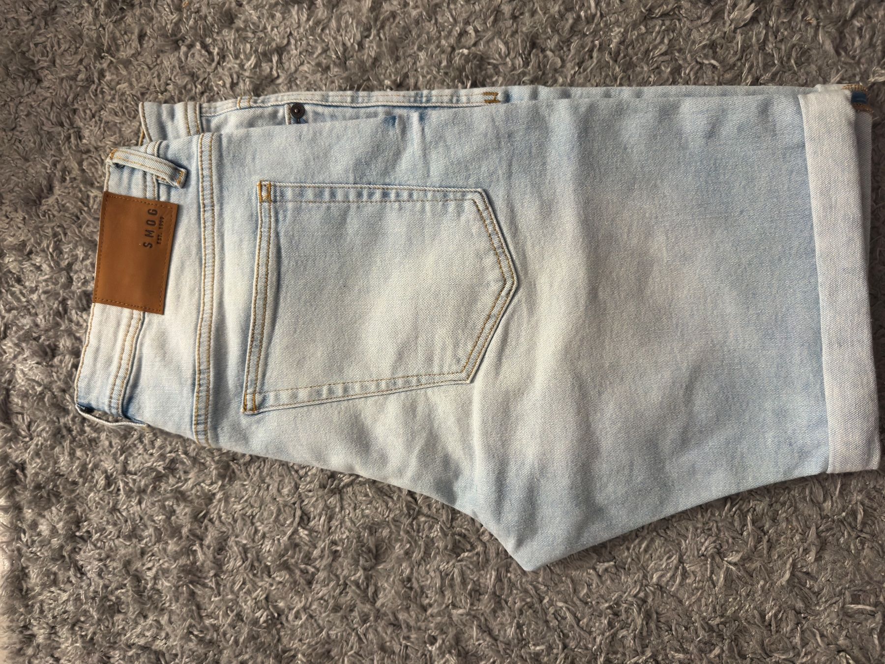 Jeans: Blaue kurze Jeans – Nuovo (secondo la descrizione) da Römerswil LU venduto da oli_9hd5