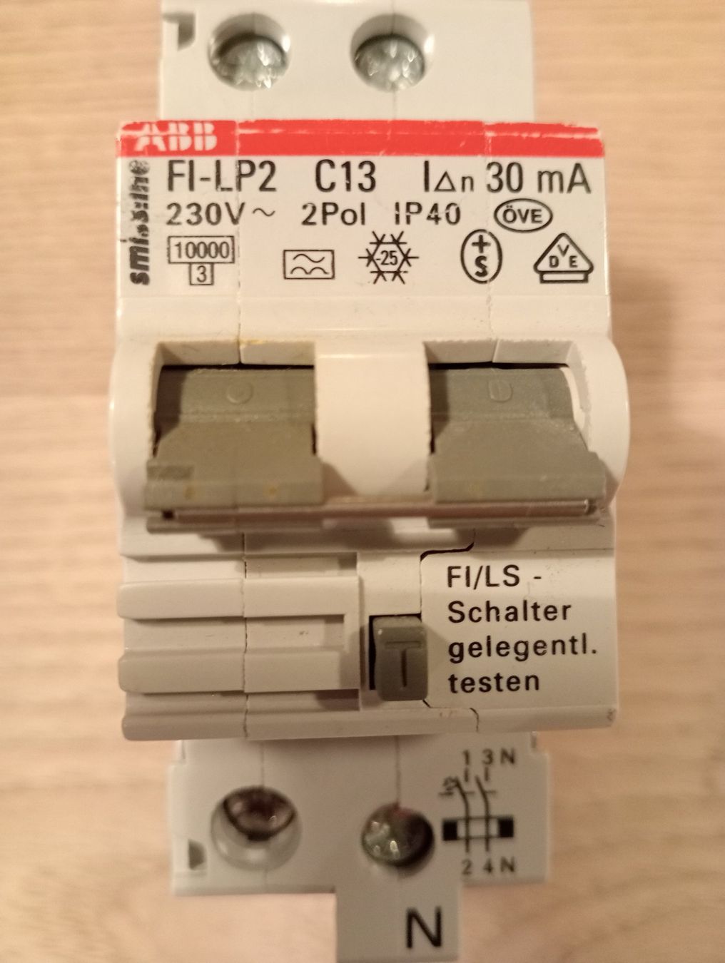 ABB Interruttori: FI / LS, C13, 30mA, ABB – Usato da St.Niklausen LU venduto da Wirdbereitsverwendet 4