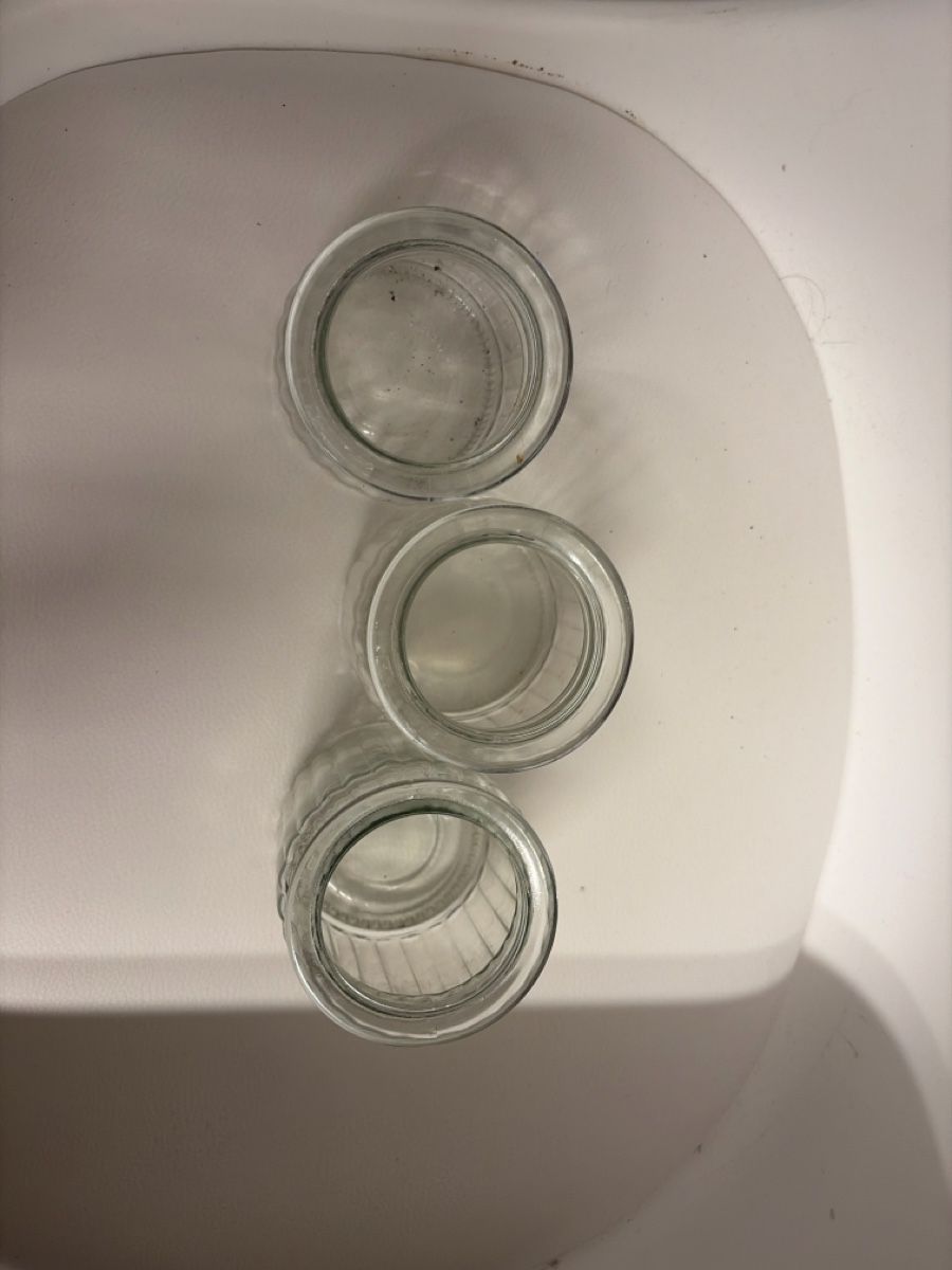 Tutte le decorazioni: 3 Gläser gerippt transparent gebraucht – Usato da Opfershofen TG venduto da dan_nxk8 2