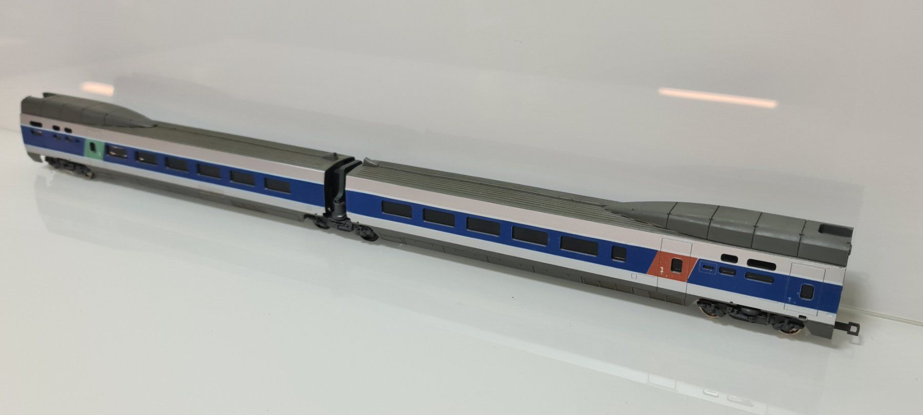 Lima Modellini di ferrovie: Lima TGV Zwischenwagen   H0/DC – Usato da Neuenhof venduto da ludovicco 1