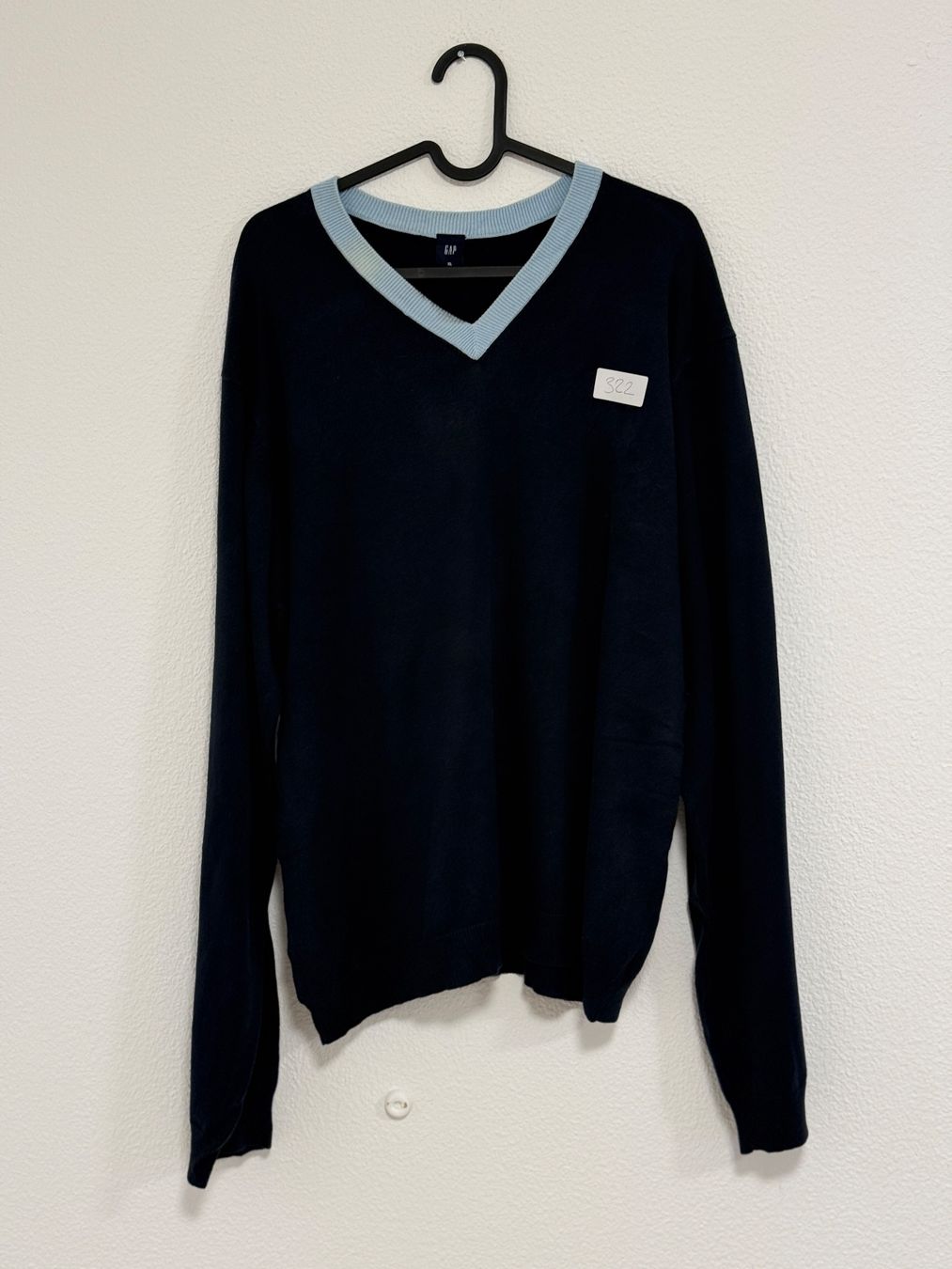 Gap Pullover & Sweatshirts: Vintage Pull XL Bleu col V GAP (322) – Gebraucht aus Yvonand von Mode2ndLife