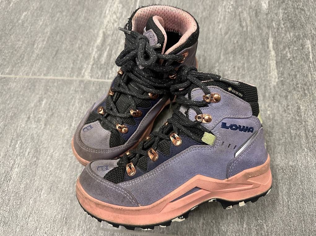Lowa Scarpe per ragazzi: Lowa Kinder Wanderschuhe Gr. 31 – Usato da Russikon venduto da sabi020