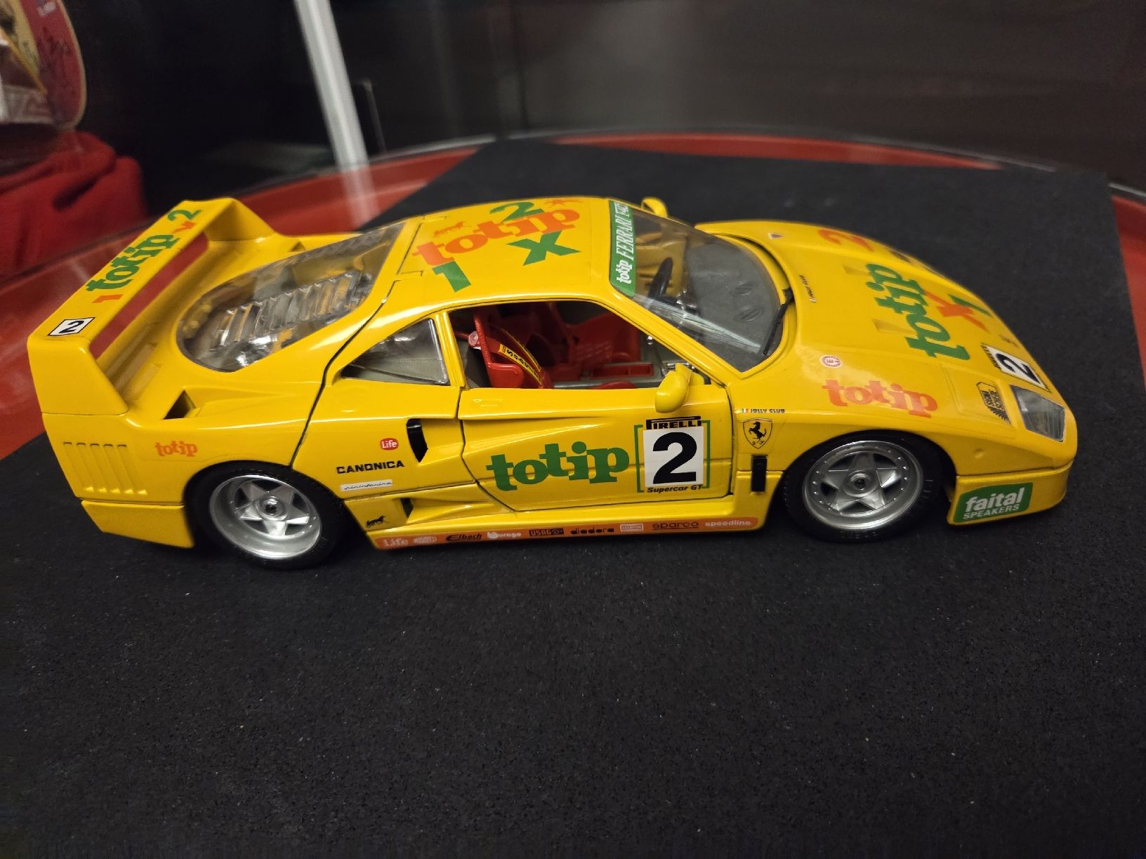 Bburago Modellini d'auto: Ferrari F40 1987 – Usato da Wetzikon ZH venduto da AmacherM 1