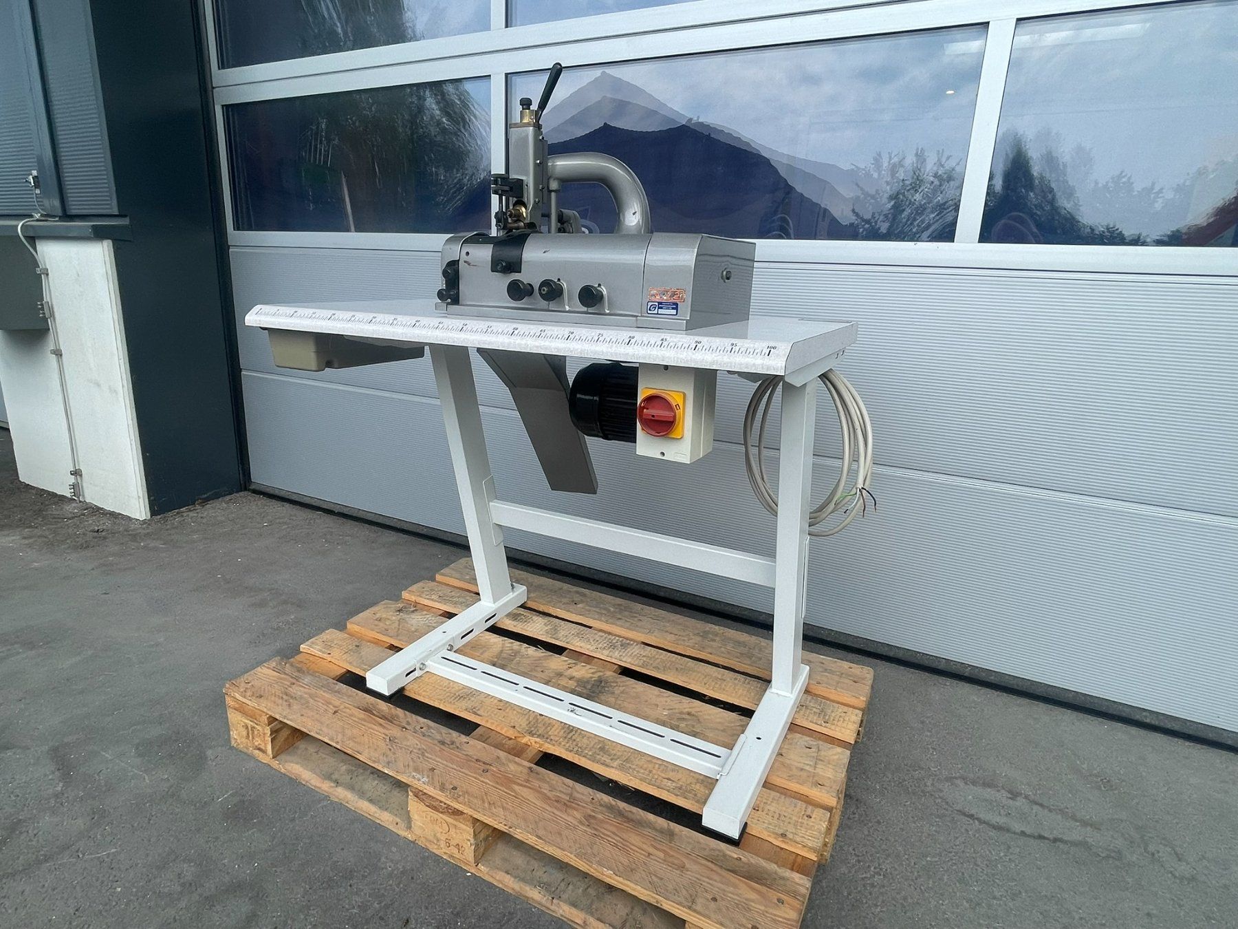 Alle Maschinen: Lederschärfmaschine / Schärfmaschine AV2 – Gebraucht aus Münchwilen TG von IntoMotion_GmbH 2