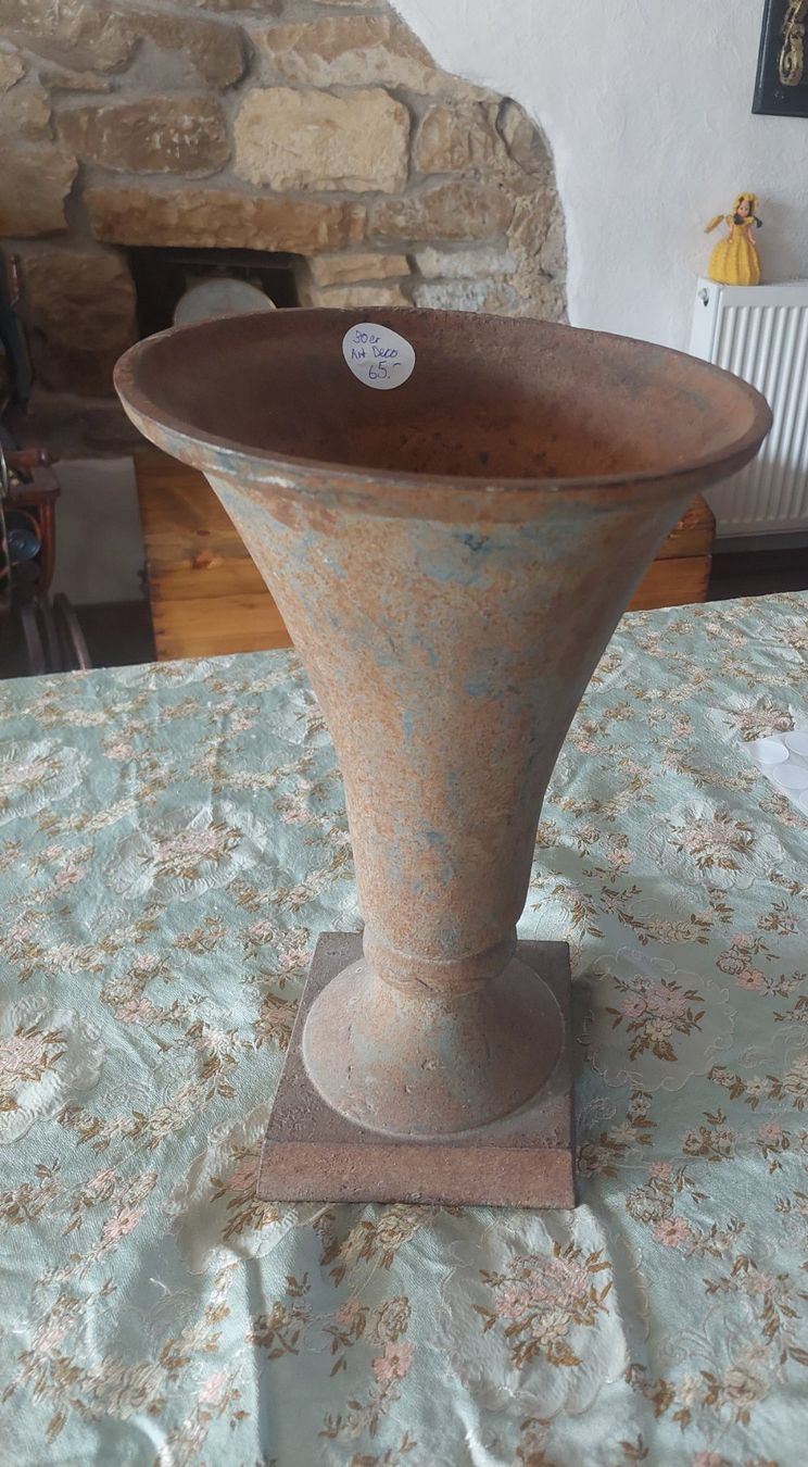 Vasi per fiori: Art Deco Gusseisen Amphore – Usato da Siblingen venduto da rantiques 3