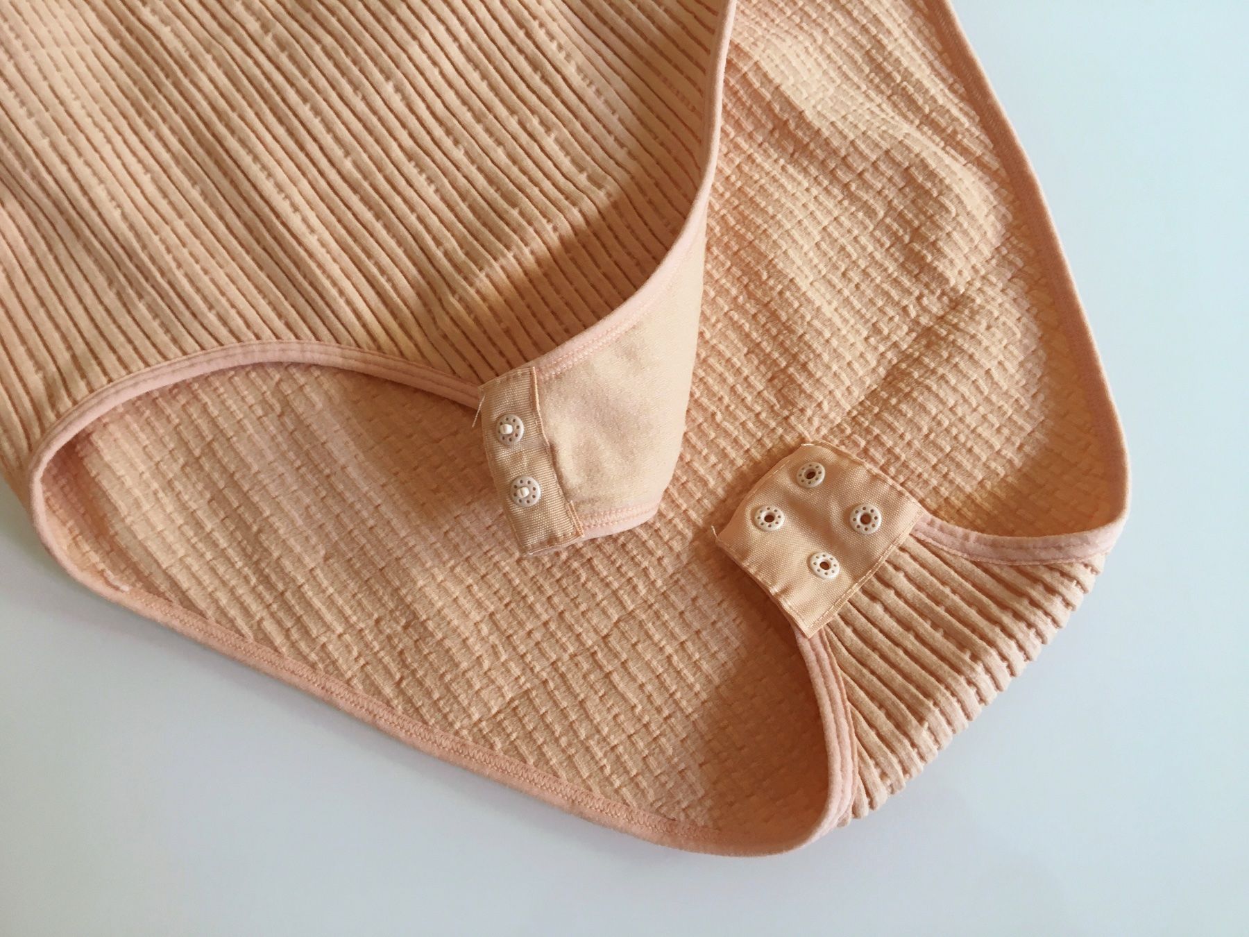 Mango Tops: Body MANGO donna rosa salmone a coste – Gebraucht aus Bellinzona von Sveva-Style-Hunter 2