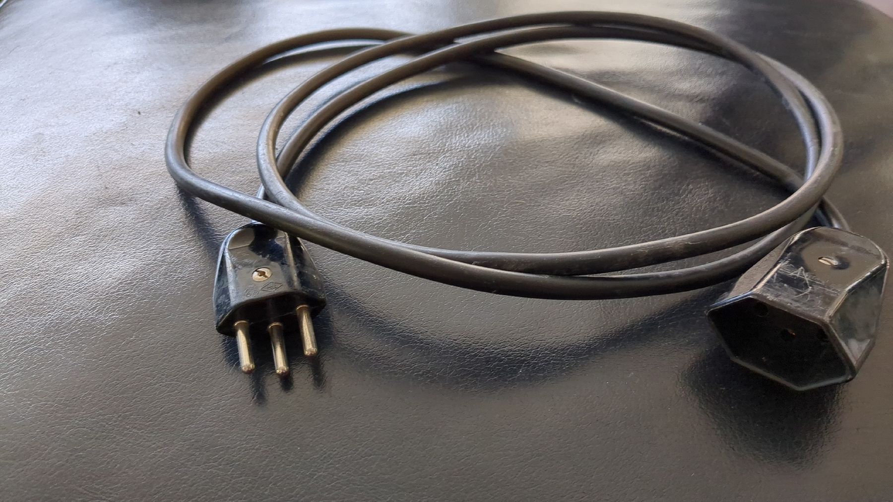 Cavi: Schweizer Netzkabel, Stromkabel, Top Zustand – Usato da Randa venduto da est_m9n9
