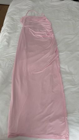 Maxikleid rosa mit Raffung rückenfrei guter Zustand