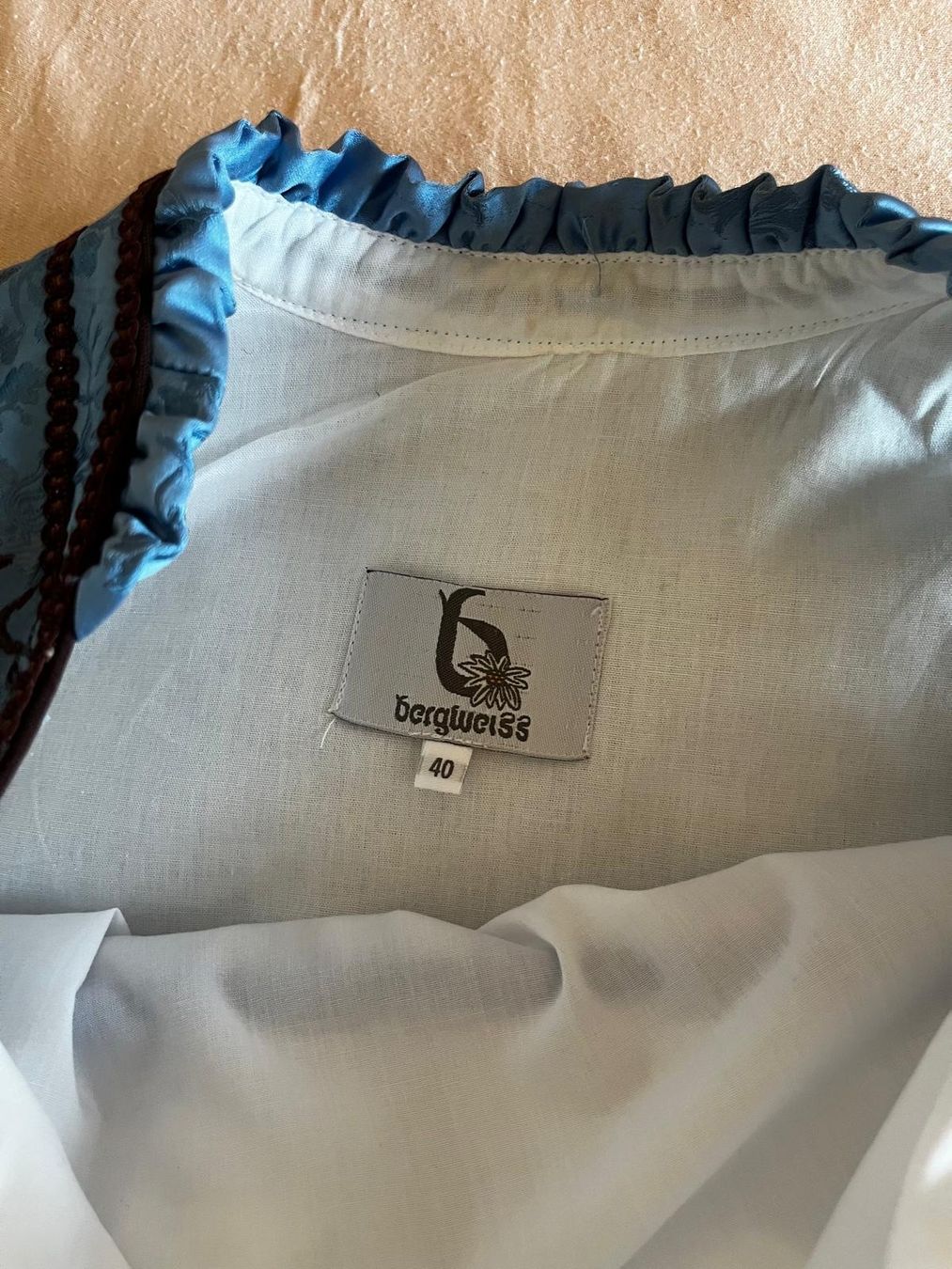 Costumi: Dirndl Bergweiss 40 mit Bluse – Nuovo (secondo la descrizione) da Rapperswil SG venduto da ale_xg9f 4