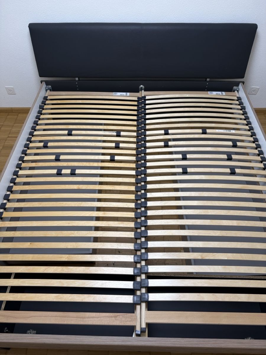 Lits: Bett mit Lattenrost  – D'occasion à Oberwil BL par Hariva 4