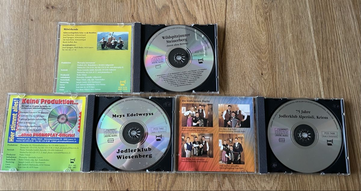 CD: CD Volksmusik  – Usato da Waldstatt venduto da Cremschnitte 2