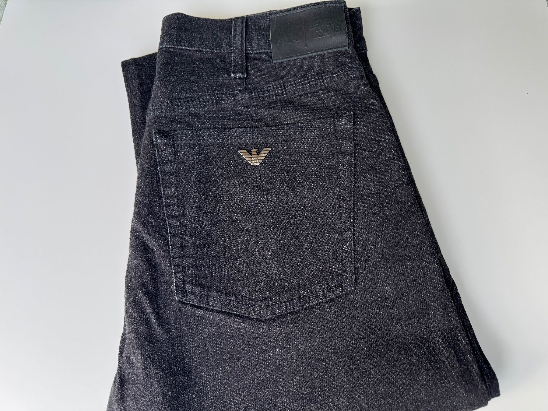 Armani Jeans: Armani Jeans, Herren, Grösse 31, schwarz – Nuovo (secondo la descrizione) da Luzern venduto da Cabriolet
