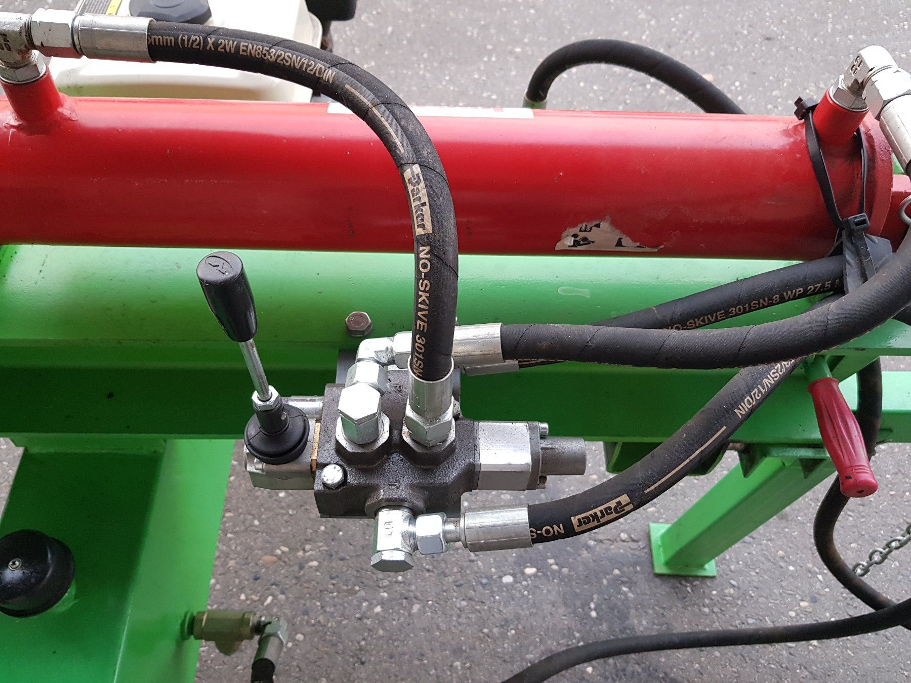 Alle Maschinen: Holzspalter mit Benzinmotor – Gebraucht aus Lengnau AG von TDCB 4