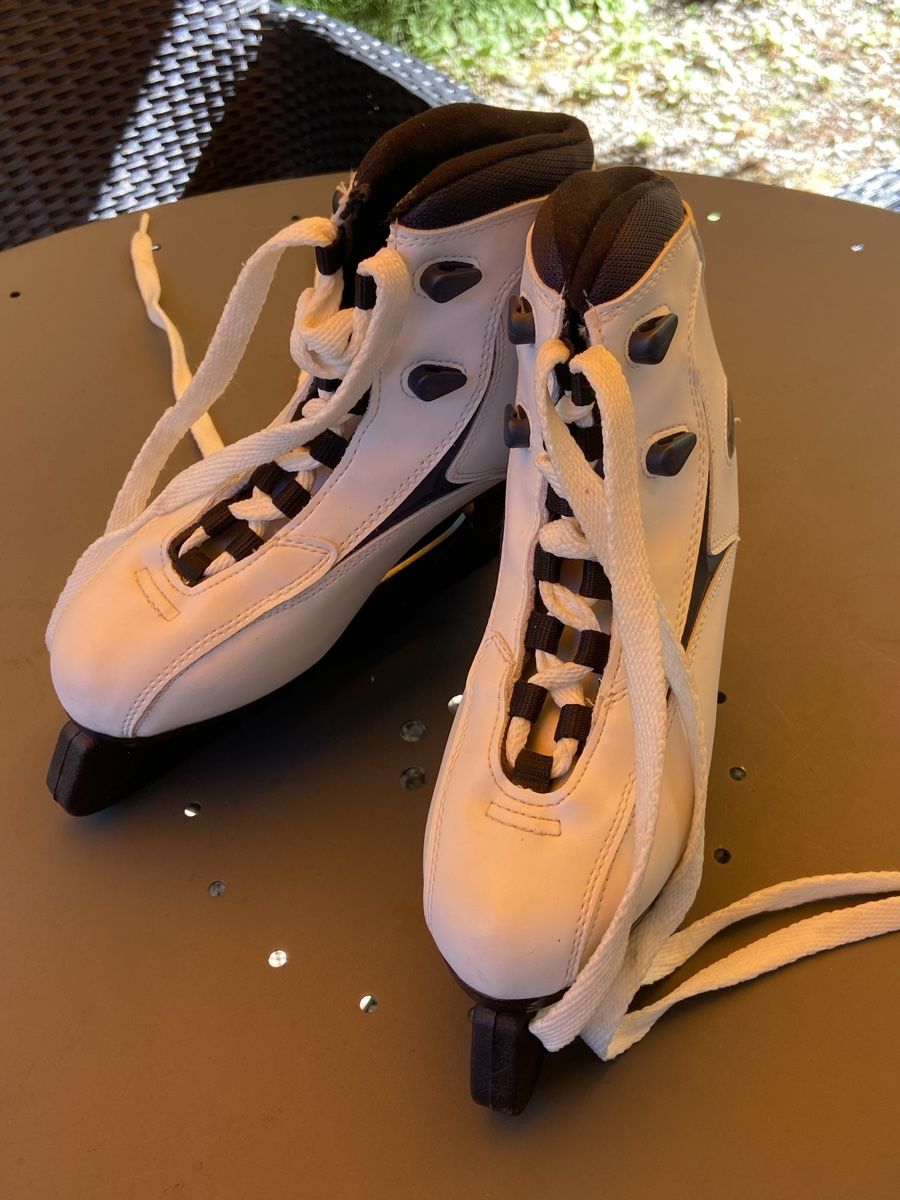 Schlittschuhe: Schlittschuhe Damen Roces – Gebraucht aus Goldach von Sandez 1