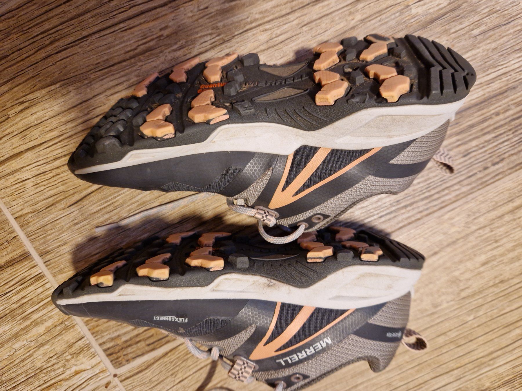 Merrell Chaussures filles: Merrell Schuhe, Kinder, Mädchen – D'occasion à Metzerlen par SS01 2