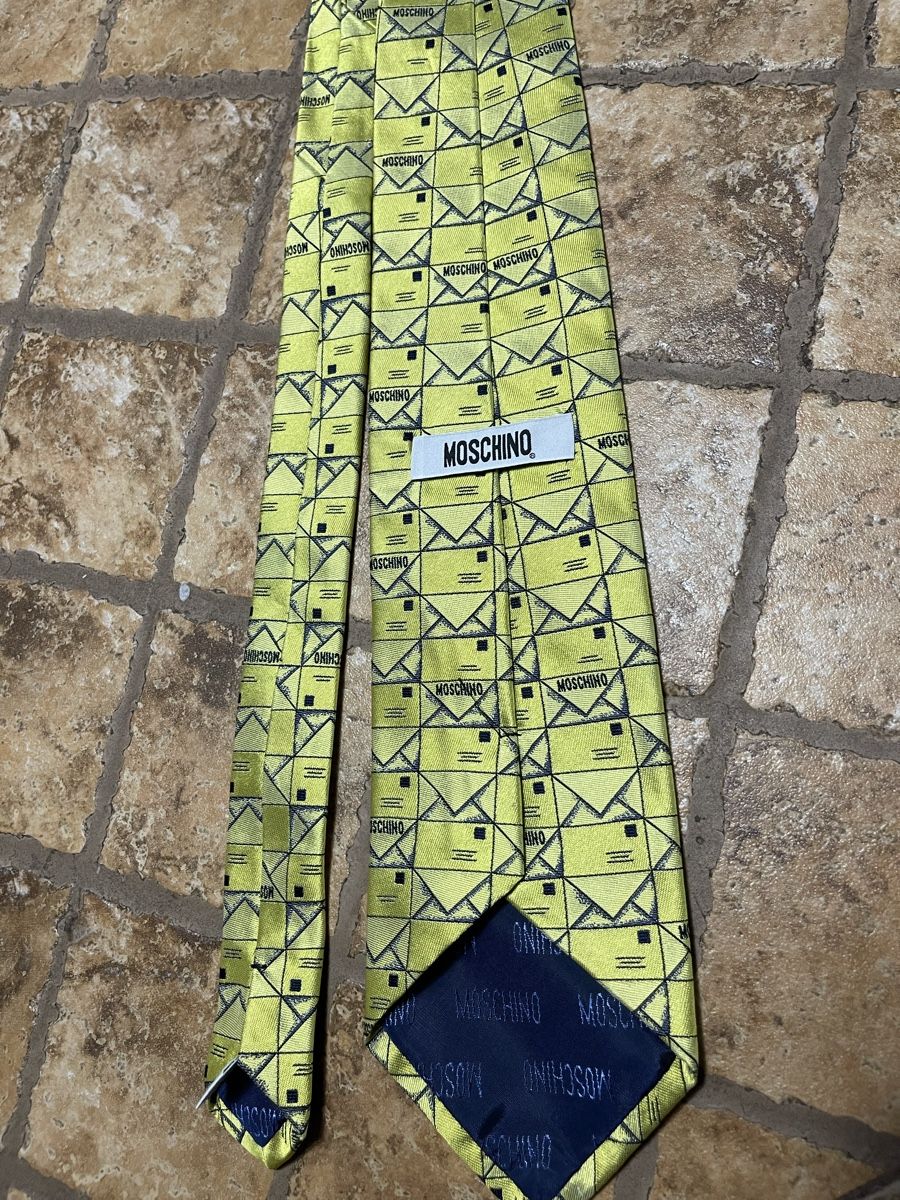 Moschino Cravatte: Super Cravatta Moschino con logo 100% seta gialla uomo – Nuovo (secondo la descrizione) da Gordevio venduto da LanaZimm 5