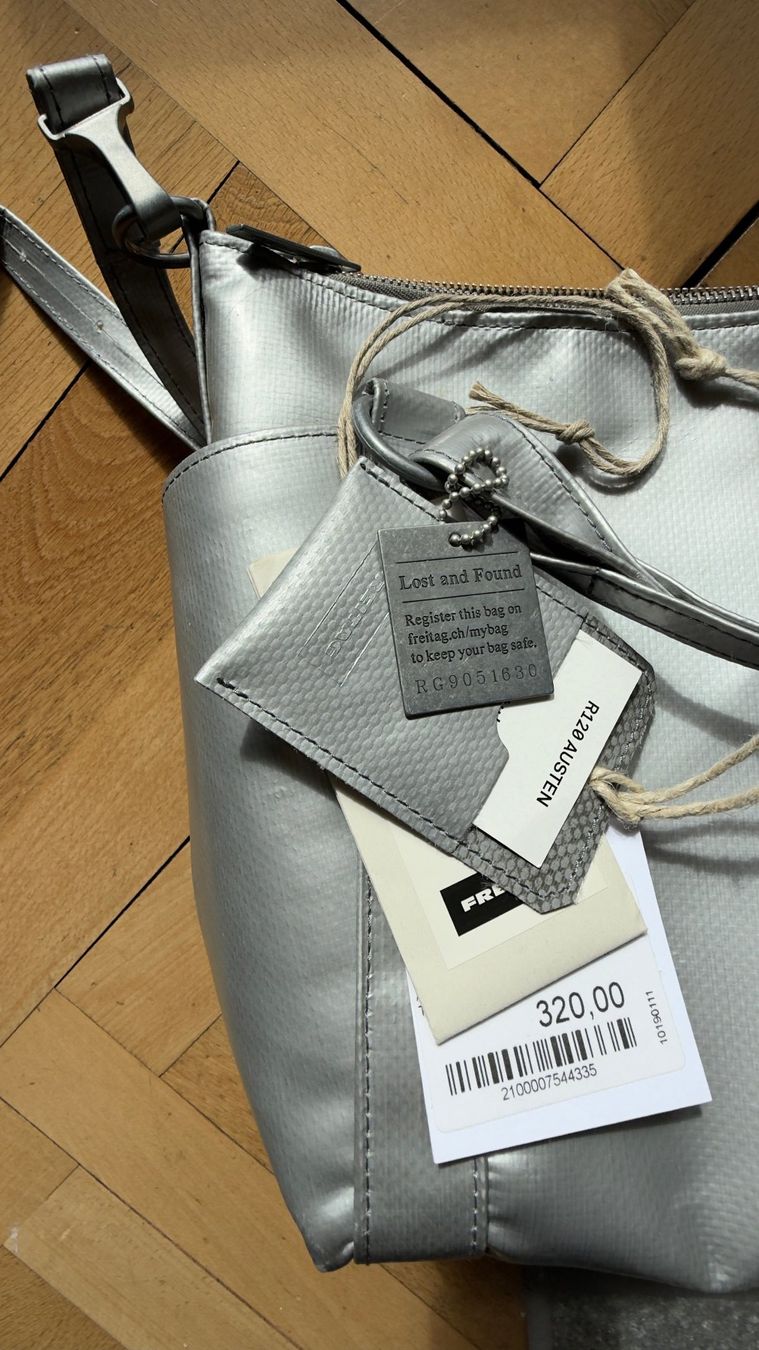 Freitag Borse da donna: FREITAG R120 Austen - silberfarben – Nuovo (secondo la descrizione) da Bern venduto da MarieBrocante 3