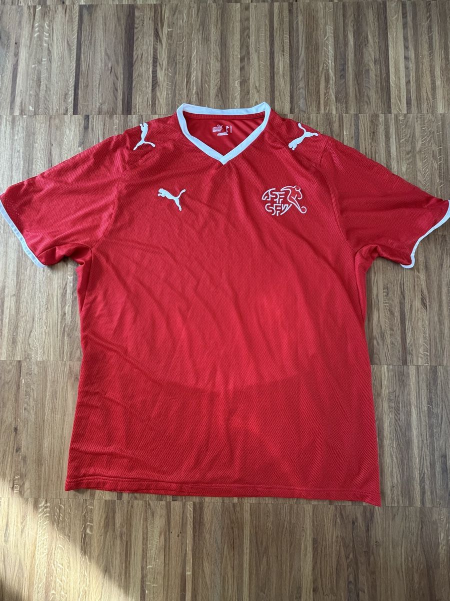 Puma Canottiere & Pantaloni: Original Schweiz 2008 Trikot L – Usato da Burgdorf venduto da Shirtsy