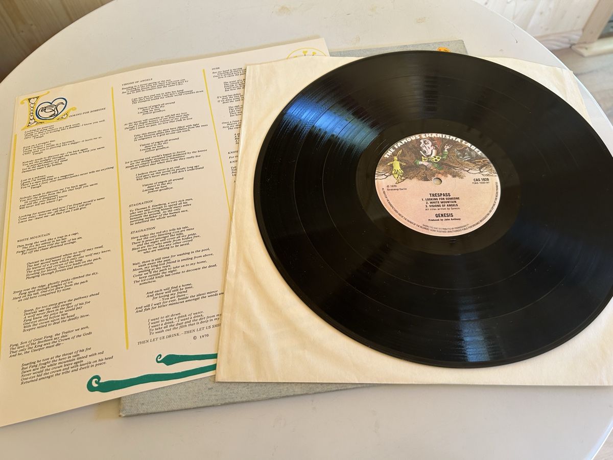 Dischi in vinile: Genesis - Trespass - Vinyl LP - UK – Usato da Bern venduto da Carhead 3
